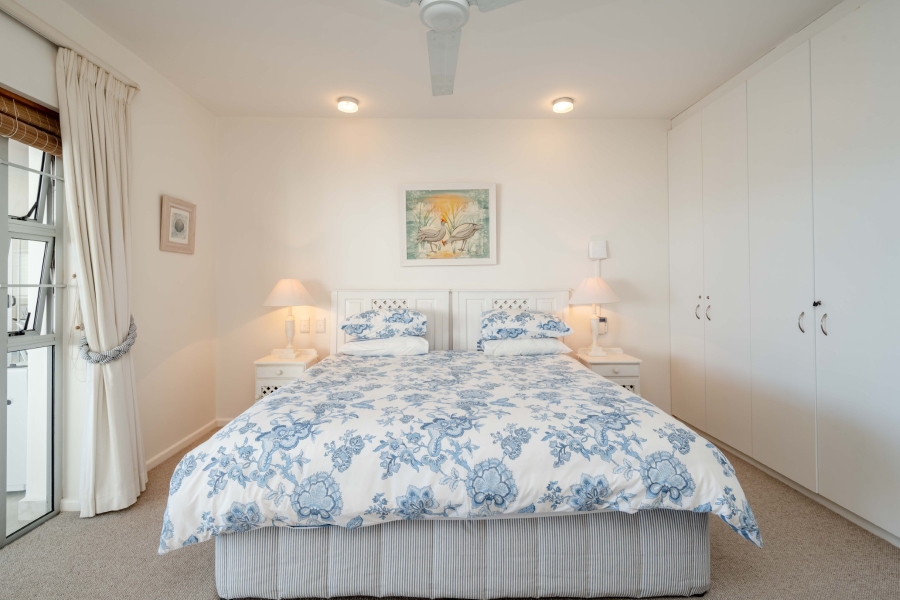 5 Bedroom Property for Sale in Signal Hill Western Cape